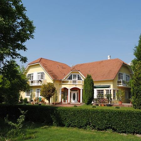 Villa Hedi Dunakiliti Dış mekan fotoğraf